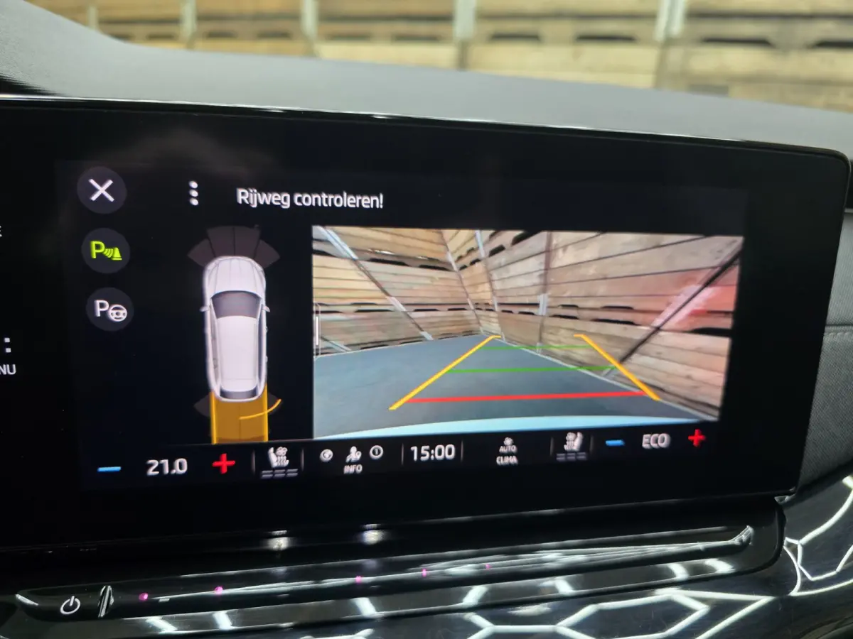 1.4 TSI iV PHEV Business Edition Plus Pano Leder Camera Navi 19"LM
