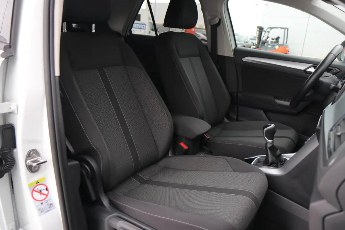 1.0 TSI 110pk Life | Achteruitrijcamera | Cruise Control adaptief | Navigatie | App Connect |
