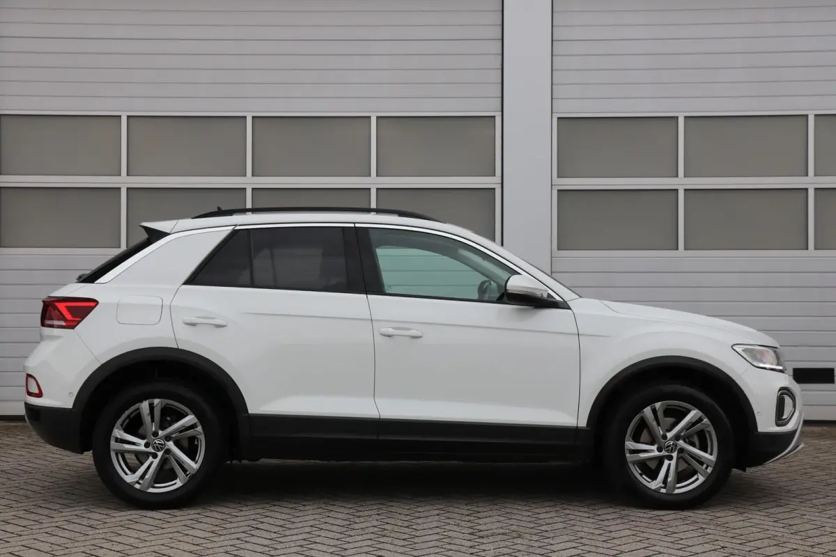 1.0 TSI 110pk Life | Achteruitrijcamera | Cruise Control adaptief | Navigatie | App Connect |