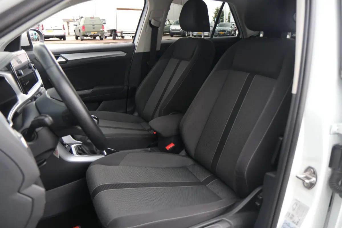 1.0 TSI 110pk Life | Achteruitrijcamera | Cruise Control adaptief | Navigatie | App Connect |