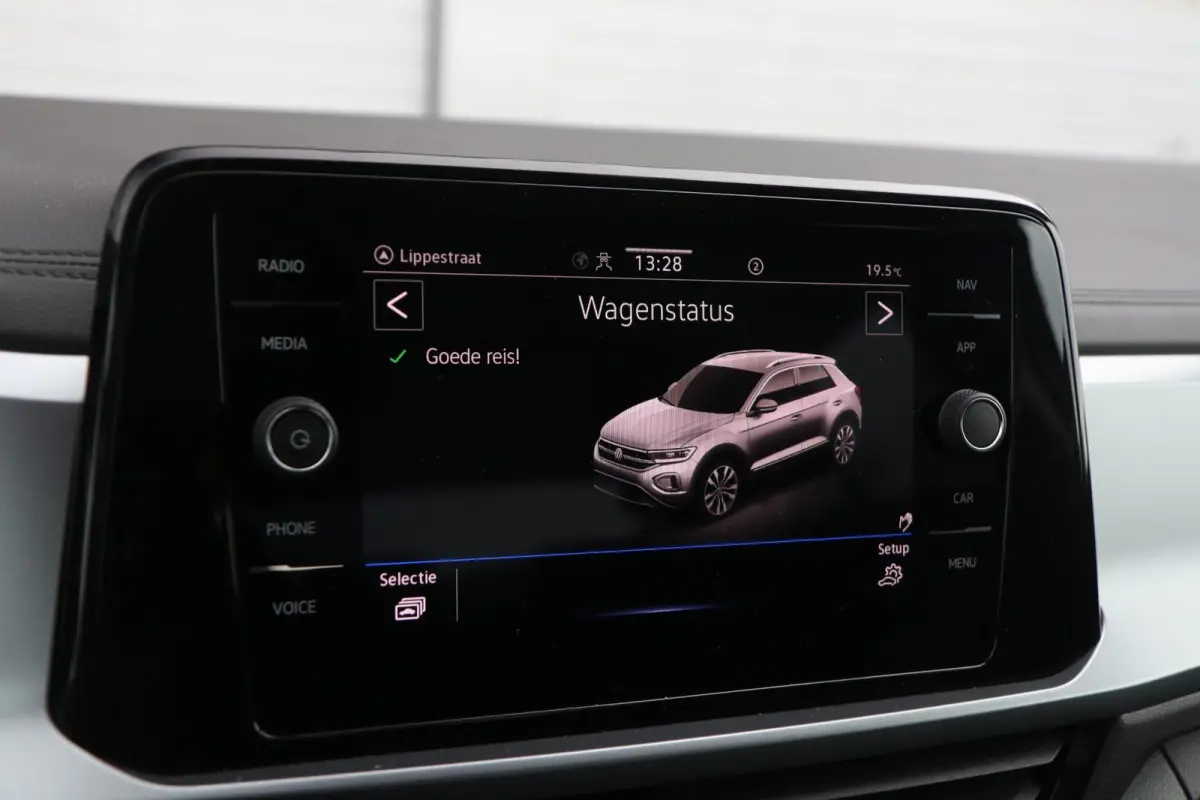 1.0 TSI 110pk Life | Achteruitrijcamera | Cruise Control adaptief | Navigatie | App Connect |