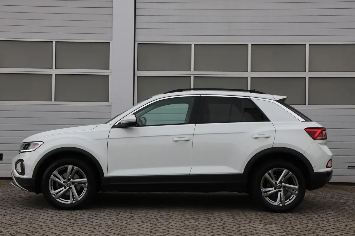 1.0 TSI 110pk Life | Achteruitrijcamera | Cruise Control adaptief | Navigatie | App Connect |