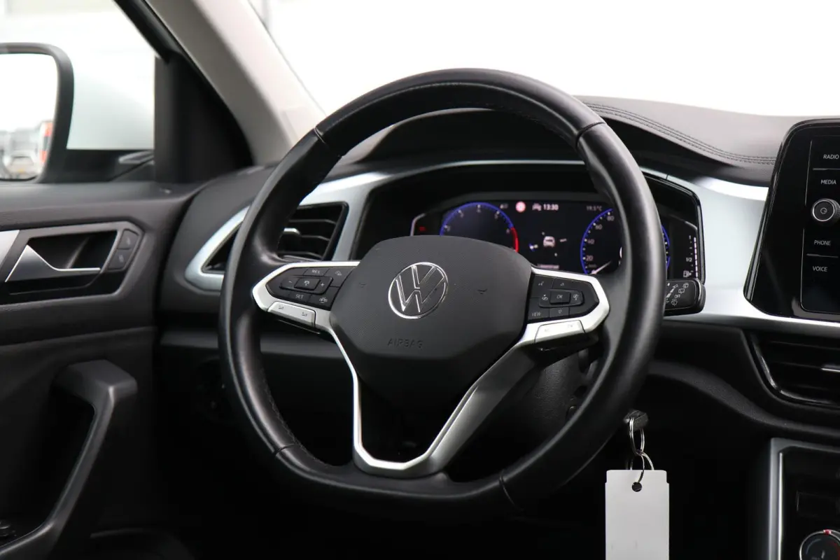 1.0 TSI 110pk Life | Achteruitrijcamera | Cruise Control adaptief | Navigatie | App Connect |