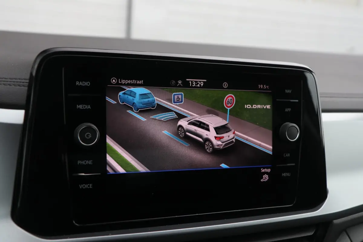 1.0 TSI 110pk Life | Achteruitrijcamera | Cruise Control adaptief | Navigatie | App Connect |