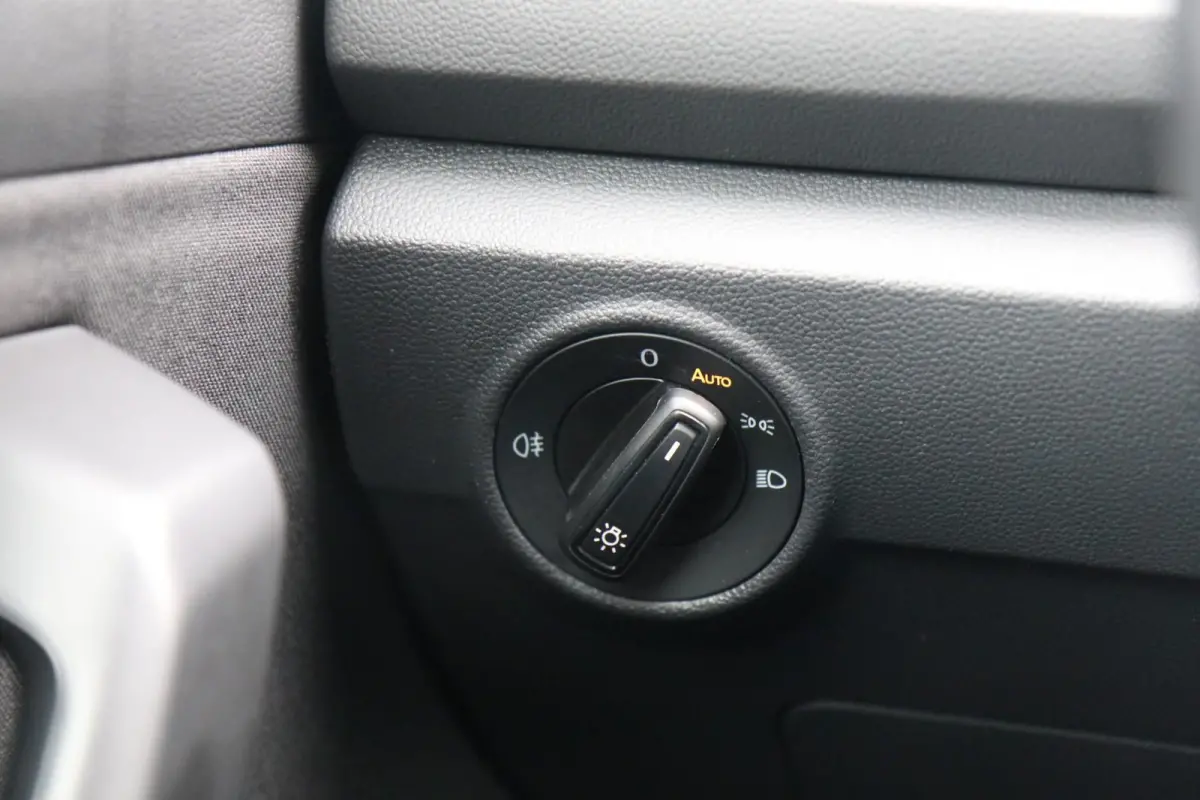 1.0 TSI 110pk Life | Achteruitrijcamera | Cruise Control adaptief | Navigatie | App Connect |