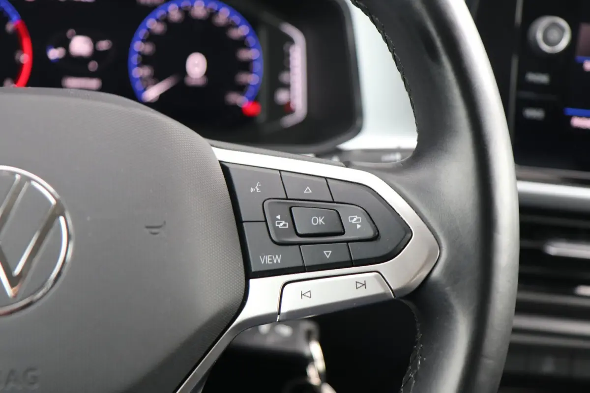 1.0 TSI 110pk Life | Achteruitrijcamera | Cruise Control adaptief | Navigatie | App Connect |