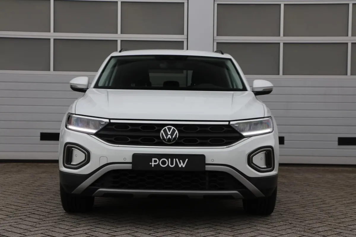 1.0 TSI 110pk Life | Achteruitrijcamera | Cruise Control adaptief | Navigatie | App Connect |