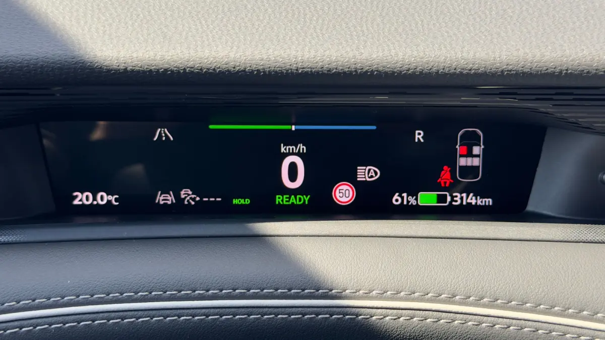 77kWh 286pk Limited Edition Plus | Trekhaak | 360 Camera | Head-up | Stoelverwarming & Massage | Stuurverwarming | Black Pakket