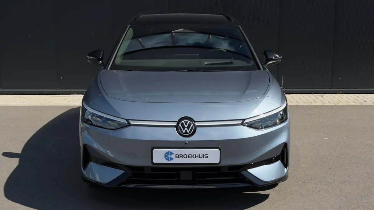 77kWh 286pk Limited Edition Plus | Trekhaak | 360 Camera | Head-up | Stoelverwarming & Massage | Stuurverwarming | Black Pakket