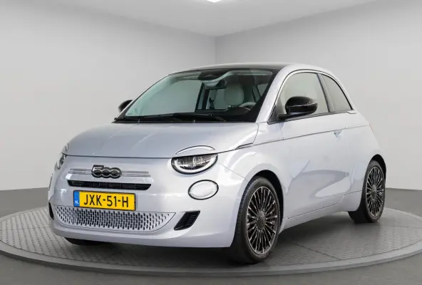 1.0 Hybrid La Prima | Tot 8 Jaar Garantie | Panoramadak | Premium Sound | Navigatie | Camera | Kunstlederen bekleding | Stoelverwarming |