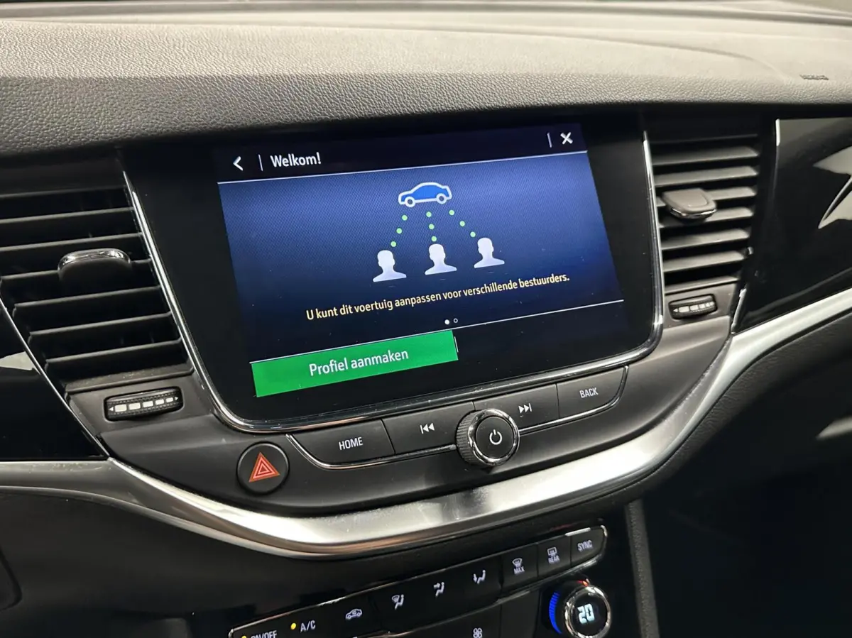 1.2 Business Elegance CARPLAY NAVI CRUISE ECC CRUISE LM.