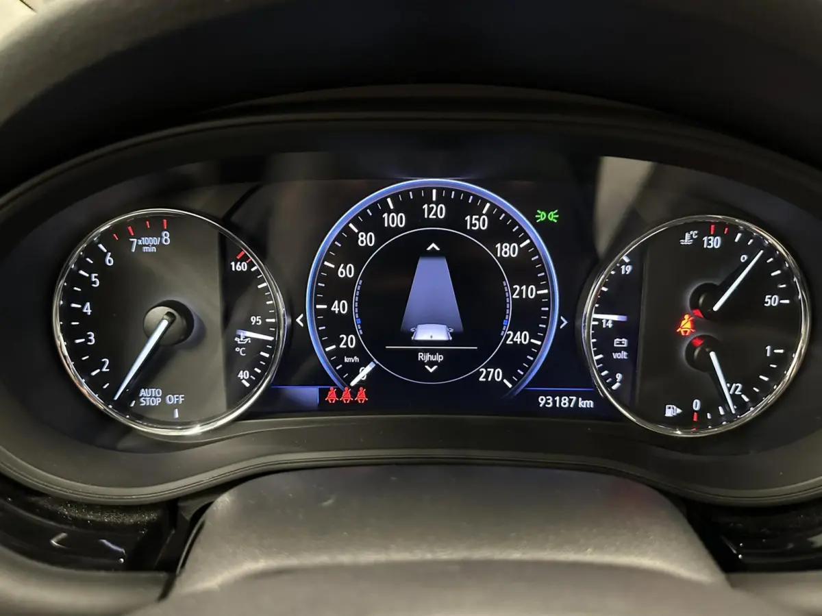1.2 Business Elegance CARPLAY NAVI CRUISE ECC CRUISE LM.