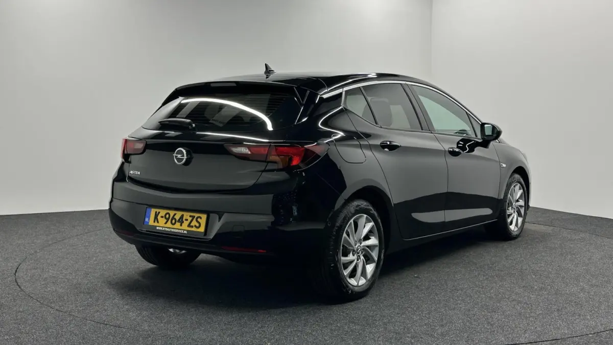 1.2 Business Elegance CARPLAY NAVI CRUISE ECC CRUISE LM.