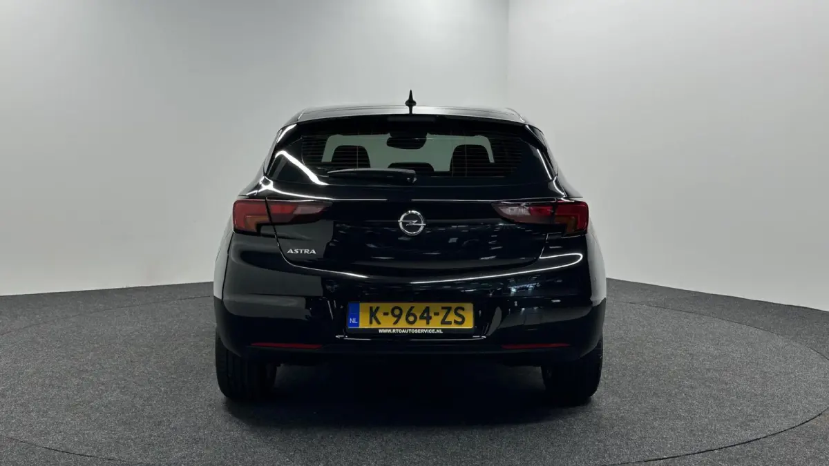 1.2 Business Elegance CARPLAY NAVI CRUISE ECC CRUISE LM.