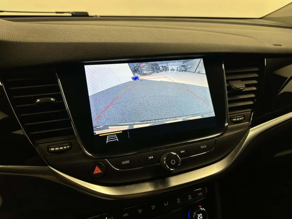 1.2 Business Elegance CARPLAY NAVI CRUISE ECC CRUISE LM.