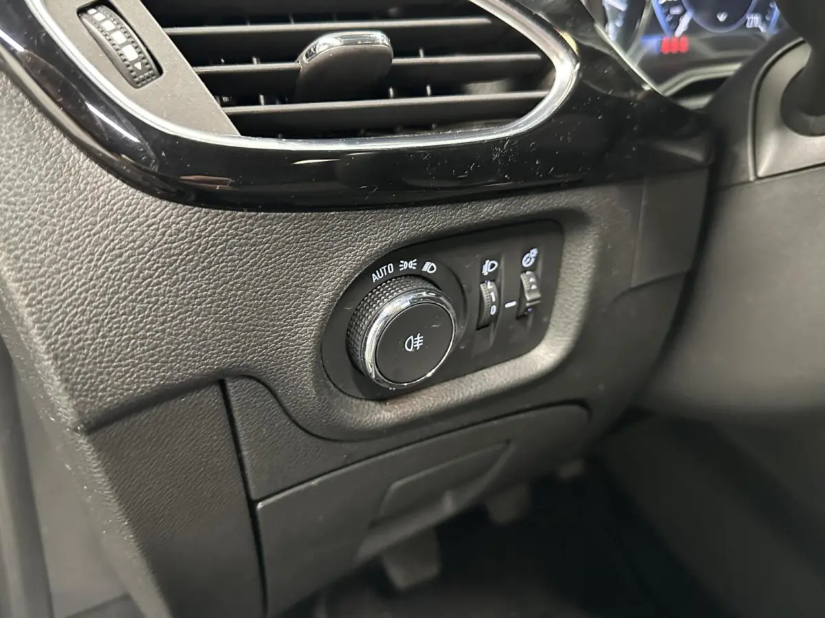 1.2 Business Elegance CARPLAY NAVI CRUISE ECC CRUISE LM.
