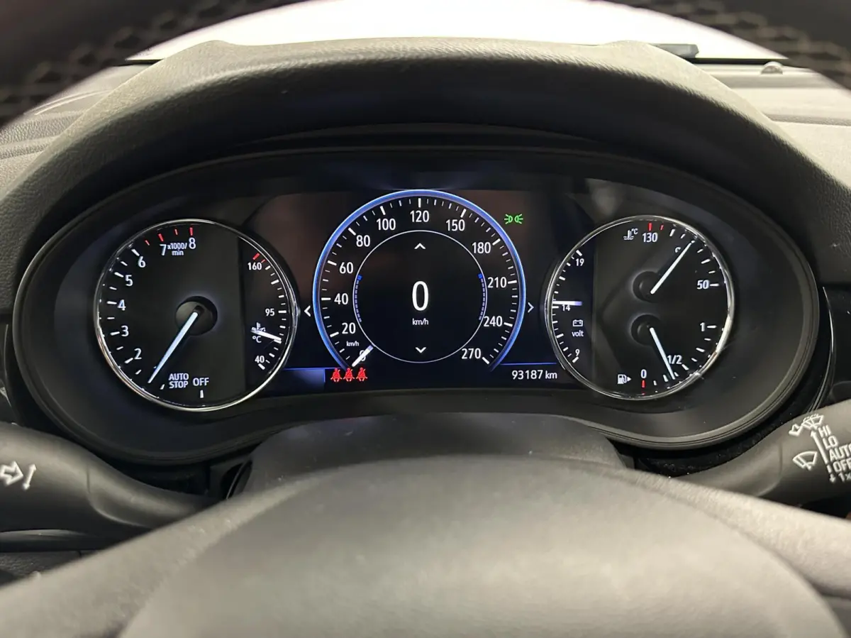 1.2 Business Elegance CARPLAY NAVI CRUISE ECC CRUISE LM.