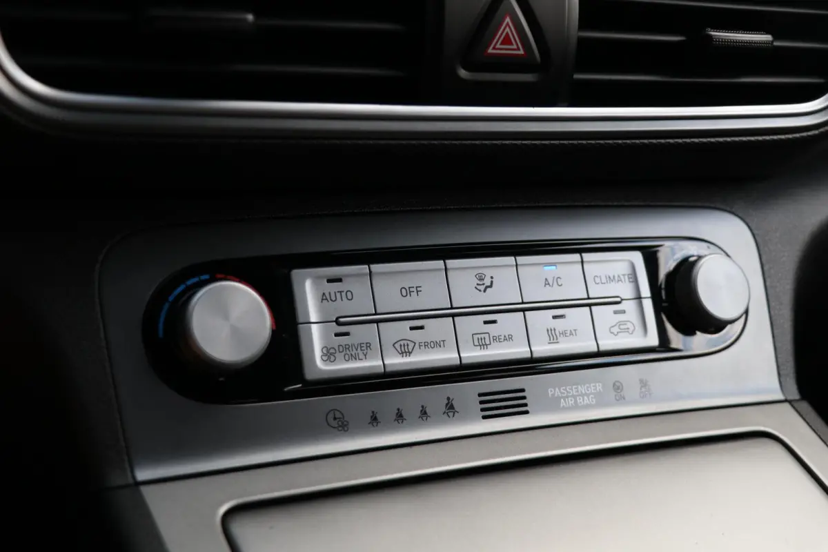 EV Fashion 64 kWh Headup Display AdaptiveCruise AppleCarplay Camera Warmtepomp SOH100% 132000KM BJ2020