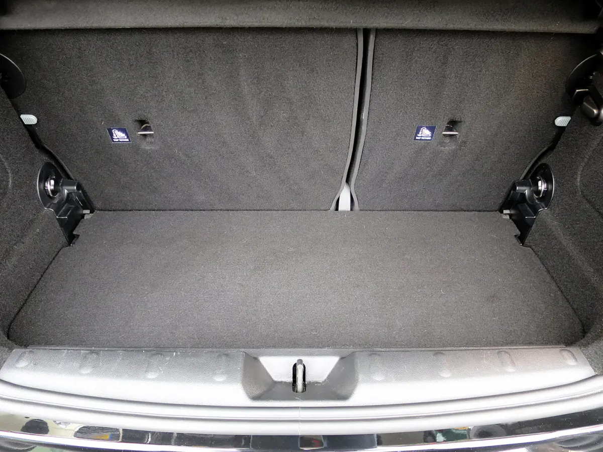 John Works 2.0 Chili F56 LCI aut. NL-auto, Pano, DAB, A.camera, digitaal display, 18"