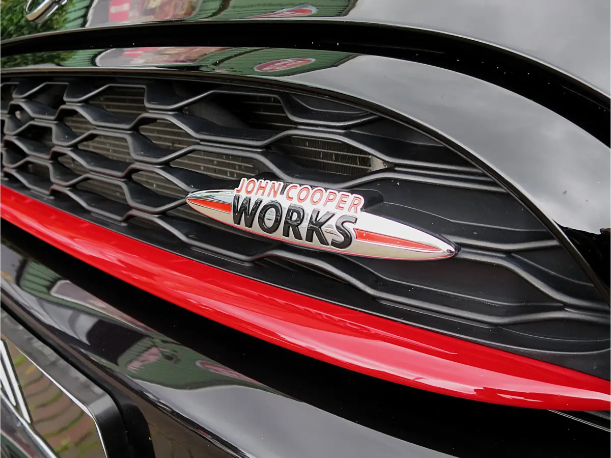 John Works 2.0 Chili F56 LCI aut. NL-auto, Pano, DAB, A.camera, digitaal display, 18"
