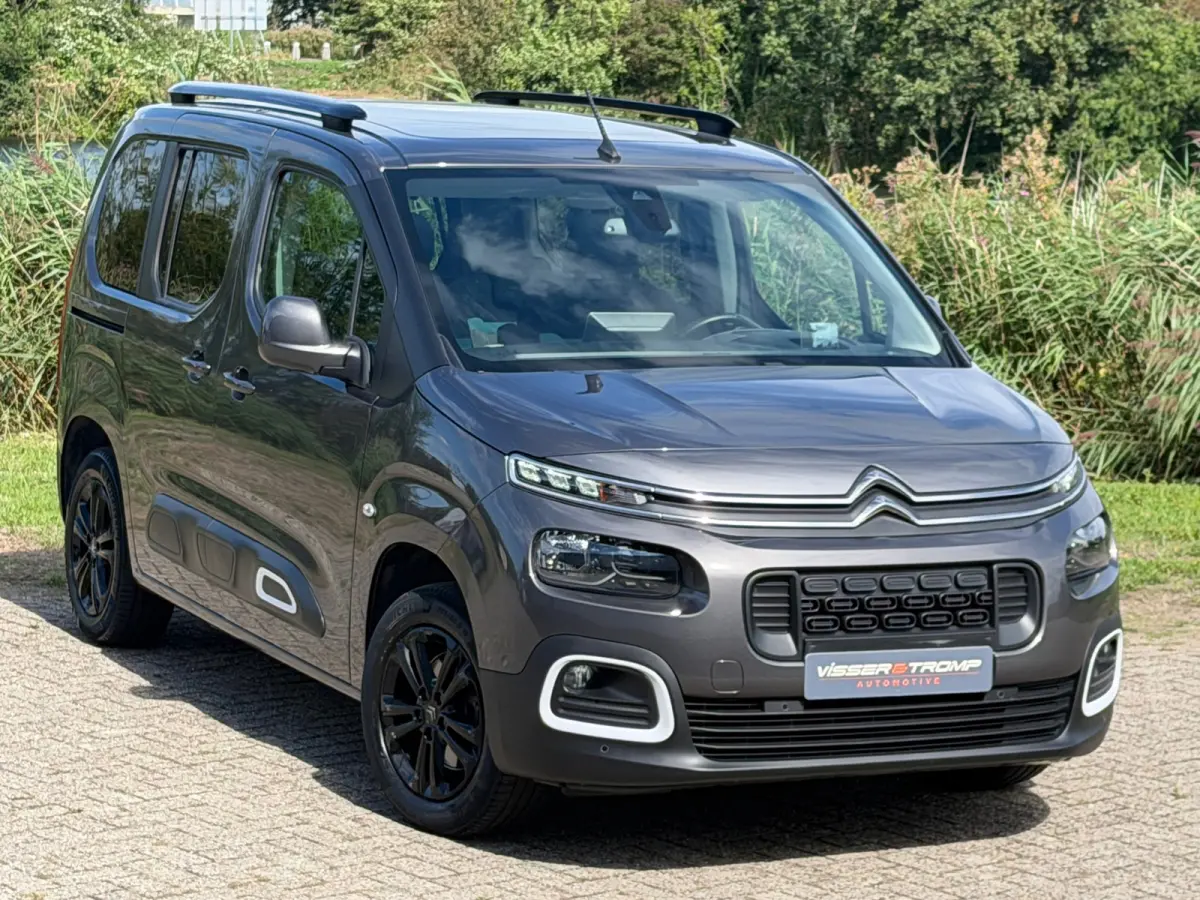 1.2 PureTech Shine 130pk Automaat - Gris Platinium - Panorama/Carplay/Clima/Camera