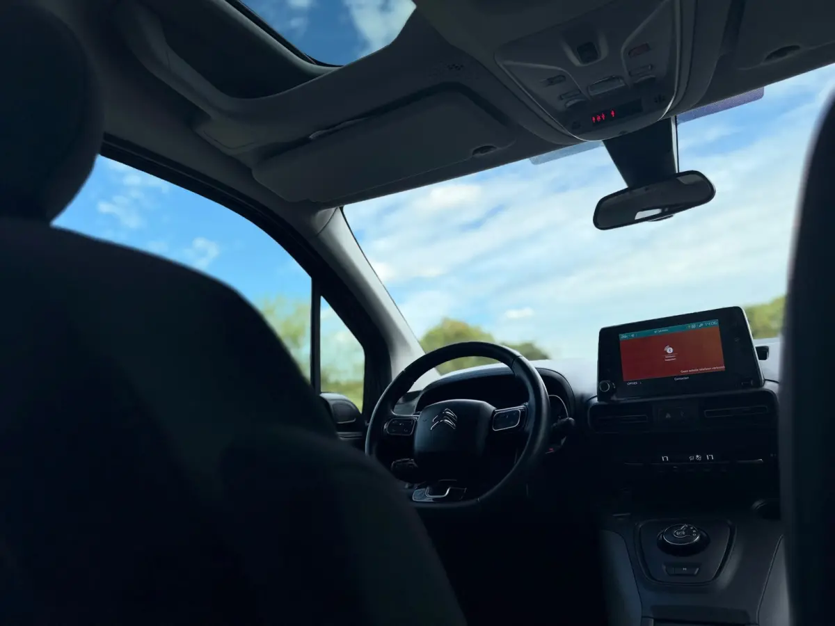 1.2 PureTech Shine 130pk Automaat - Gris Platinium - Panorama/Carplay/Clima/Camera