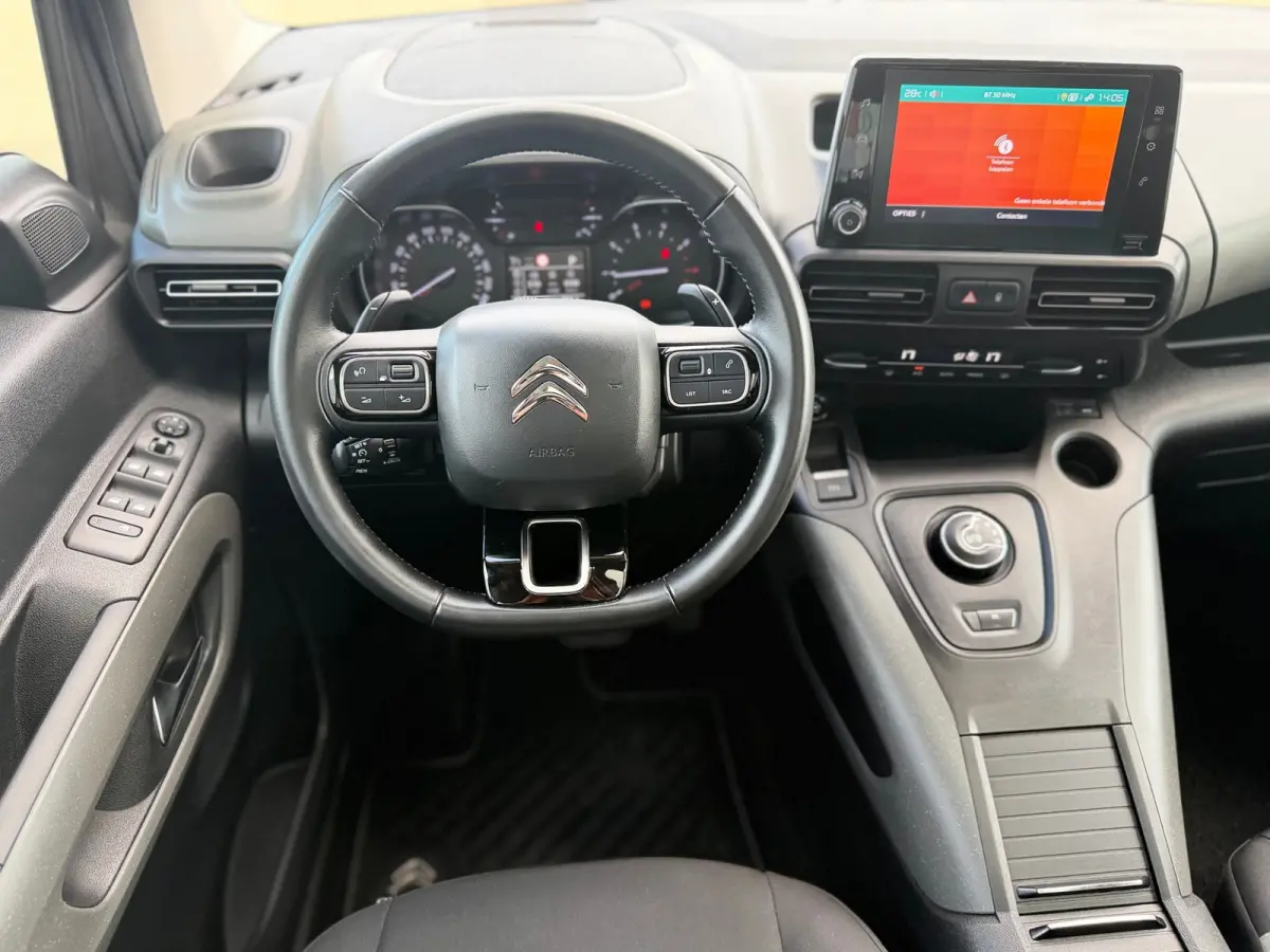 1.2 PureTech Shine 130pk Automaat - Gris Platinium - Panorama/Carplay/Clima/Camera