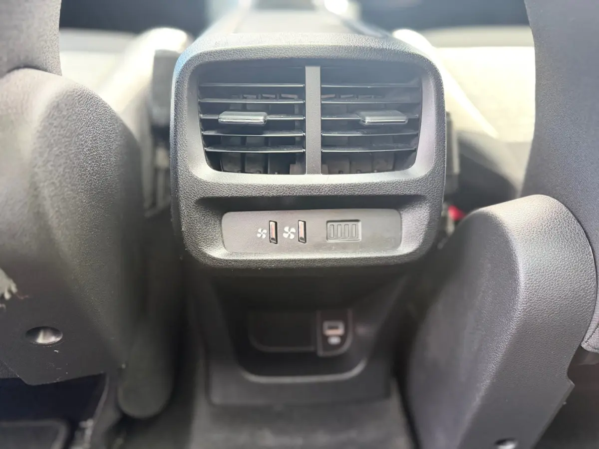 1.2 PureTech Shine 130pk Automaat - Gris Platinium - Panorama/Carplay/Clima/Camera