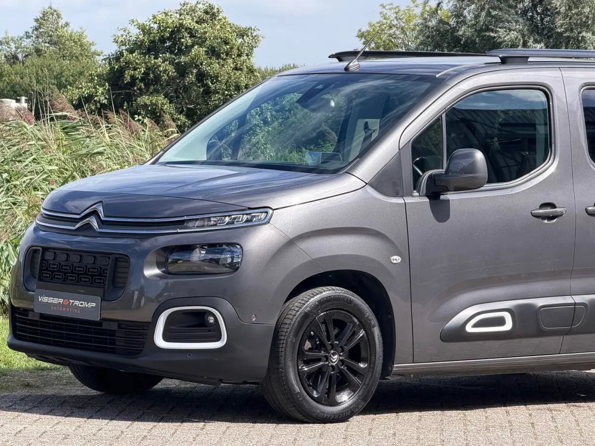 1.2 PureTech Shine 130pk Automaat - Gris Platinium - Panorama/Carplay/Clima/Camera