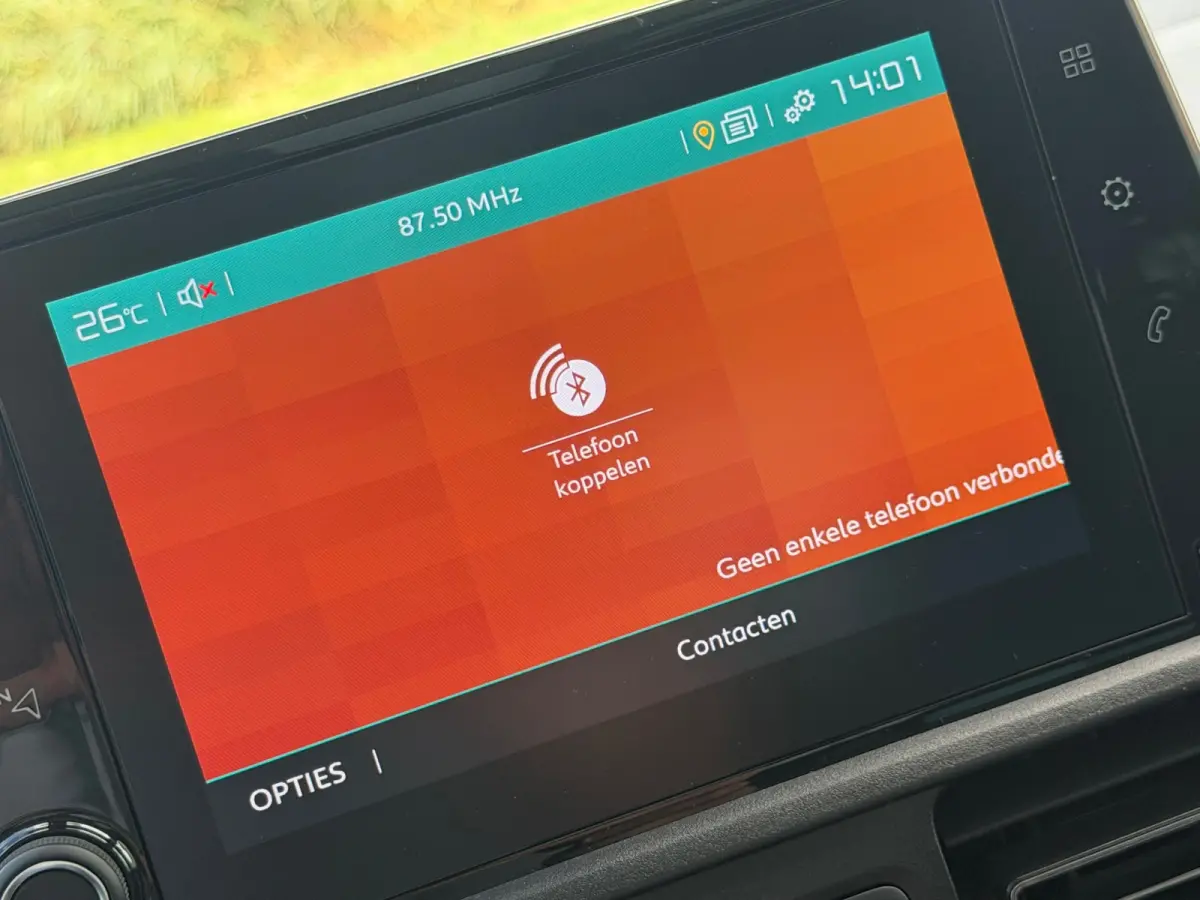 1.2 PureTech Shine 130pk Automaat - Gris Platinium - Panorama/Carplay/Clima/Camera