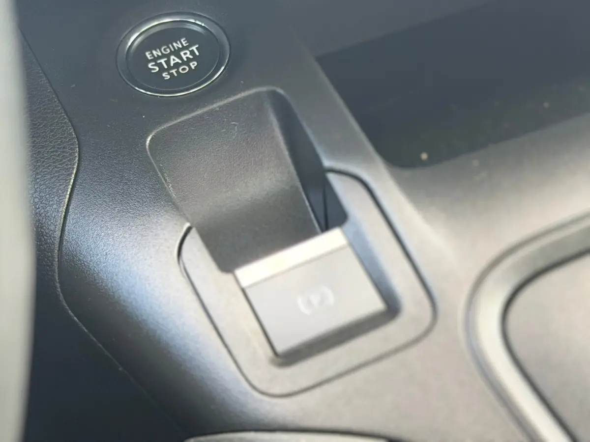 1.2 PureTech Shine 130pk Automaat - Gris Platinium - Panorama/Carplay/Clima/Camera