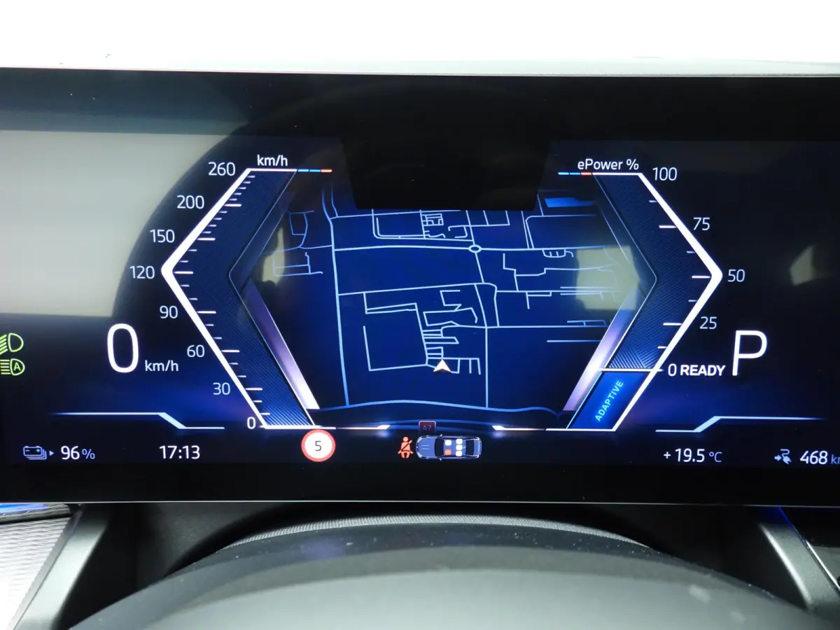 eDrive40 | M-Sportpakket | LED | Leder | HUD | Active cruise | Panoramadak | Comfortzetels | Trekhaak | DAB | Harman-kardon sound | Alu 19 inch