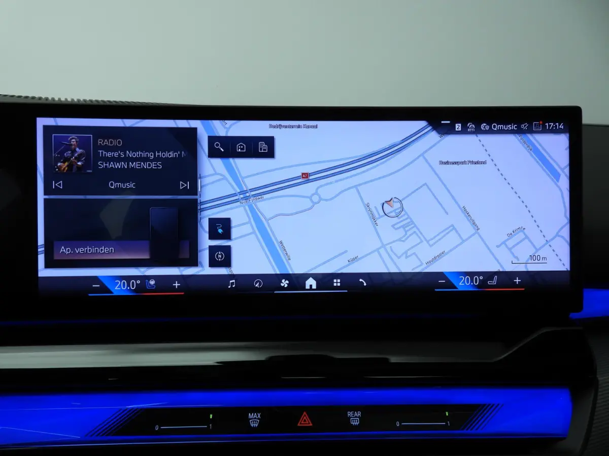 eDrive40 | M-Sportpakket | LED | Leder | HUD | Active cruise | Panoramadak | Comfortzetels | Trekhaak | DAB | Harman-kardon sound | Alu 19 inch
