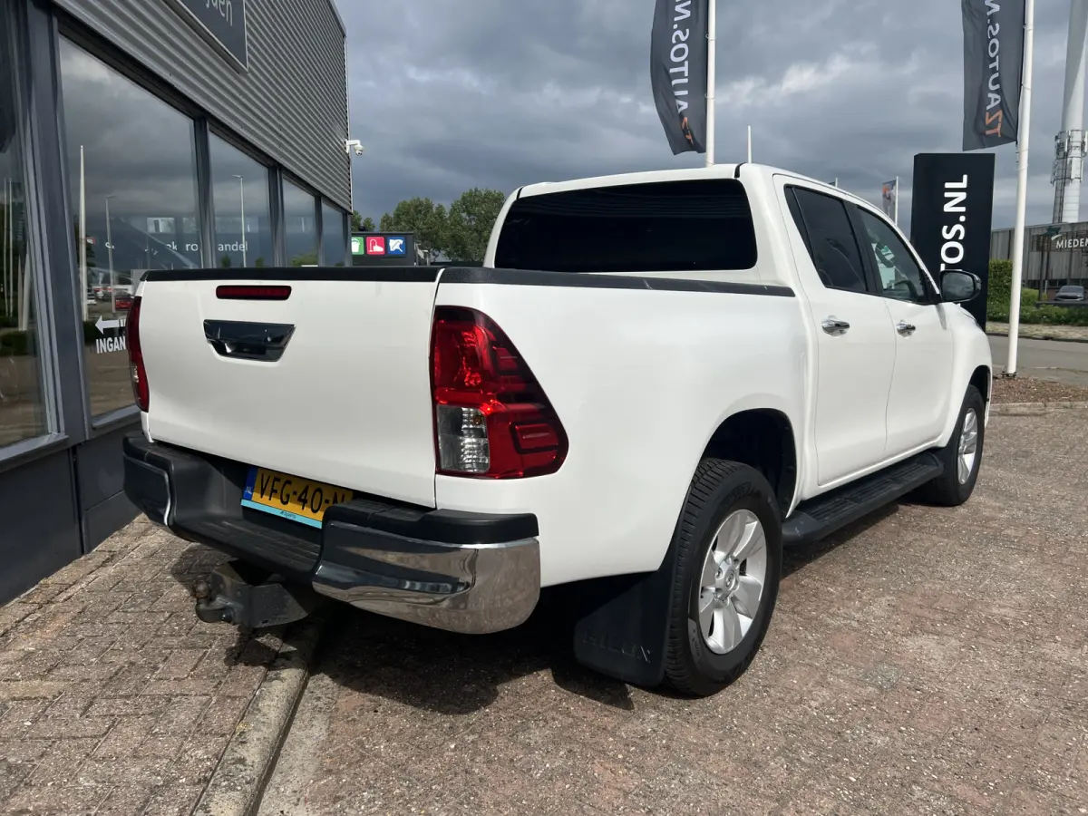 2.4 D-4D-F Double Cab Professional