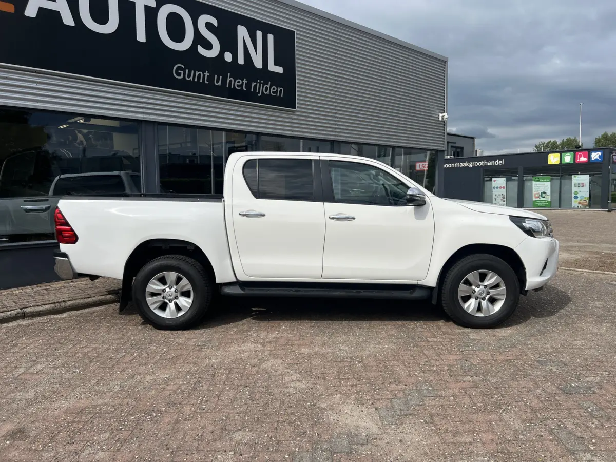2.4 D-4D-F Double Cab Professional