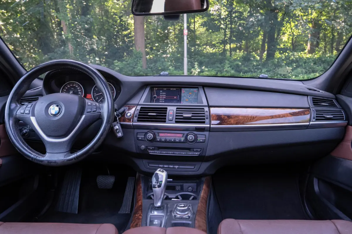 xDrive35i Executive | Schuif/kantel dak | Camera | Trekhaak | Navigatie | Onderhouden