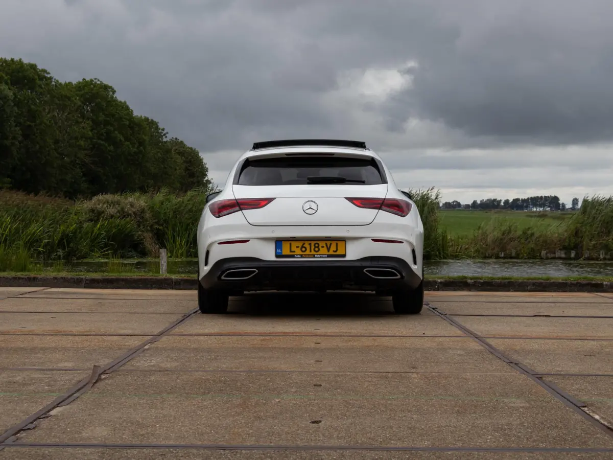 220 Premium Plus AMG Pano 19" LED