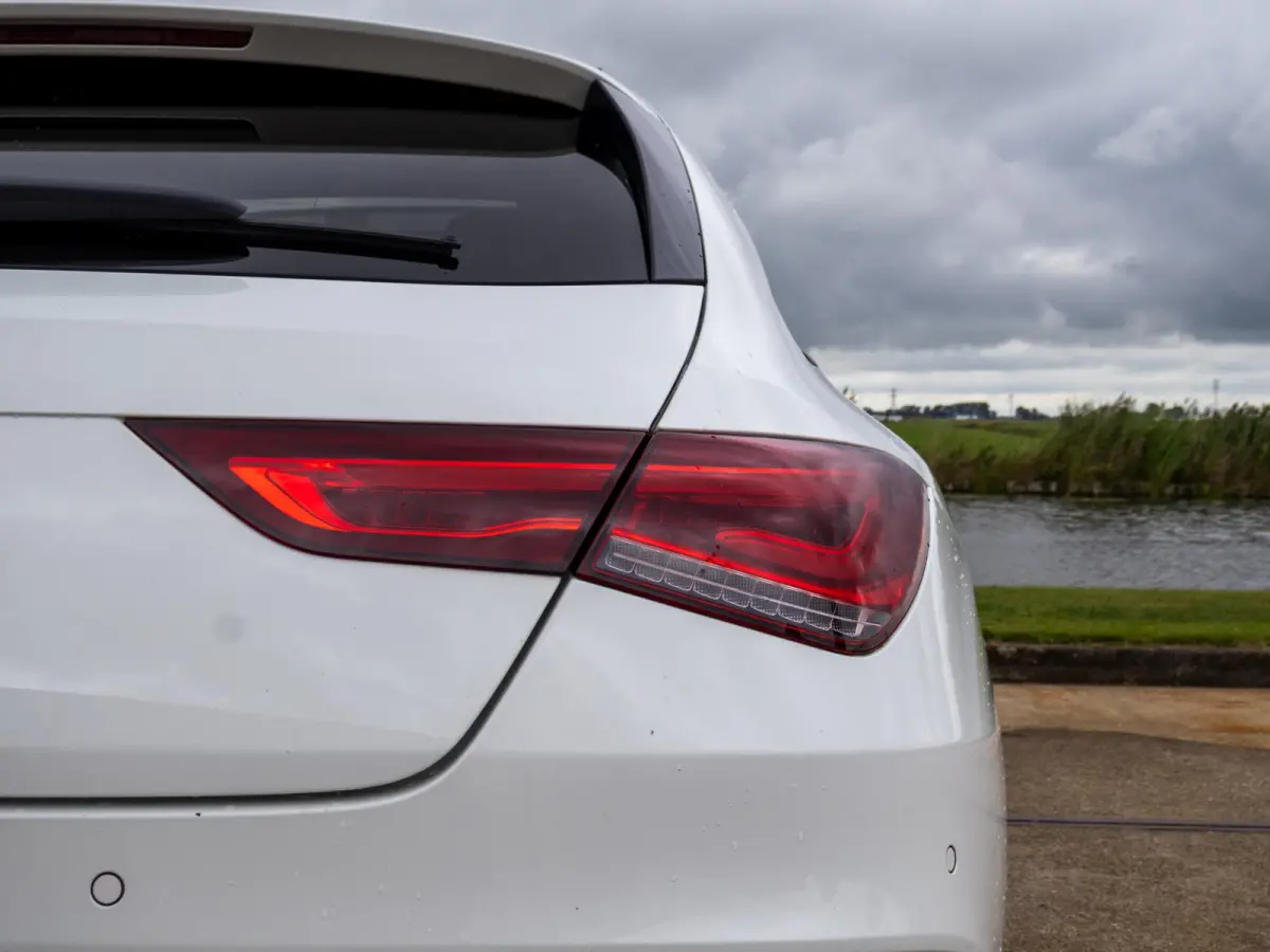220 Premium Plus AMG Pano 19" LED