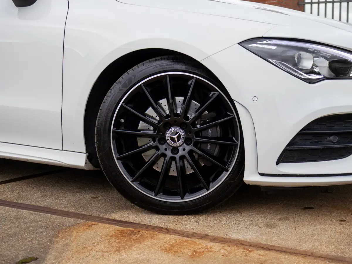 220 Premium Plus AMG Pano 19" LED
