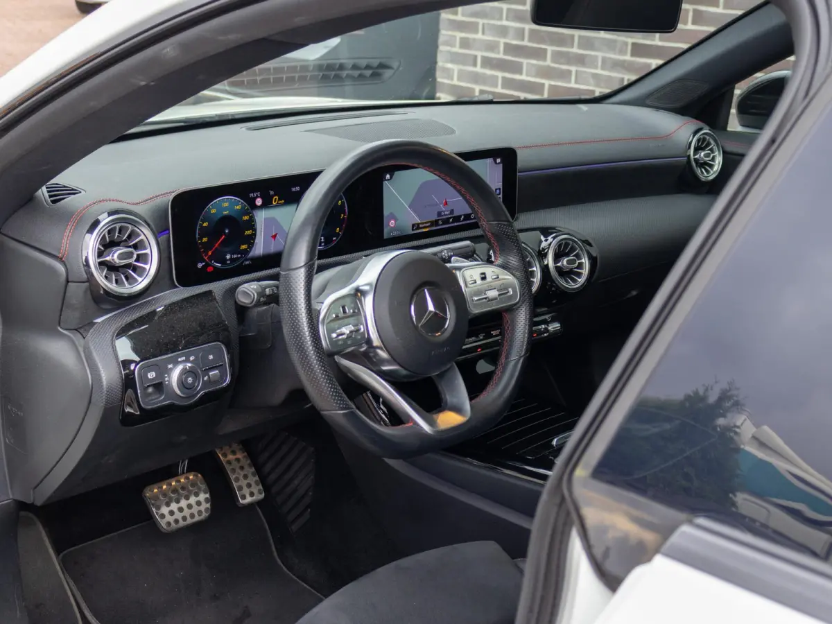 220 Premium Plus AMG Pano 19" LED