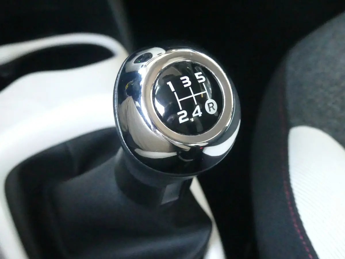 1.0 VTi Millenium | CAMERA | AIRCO | APPLE CARPLAY / ANDROID AUTO | LMV 16" |