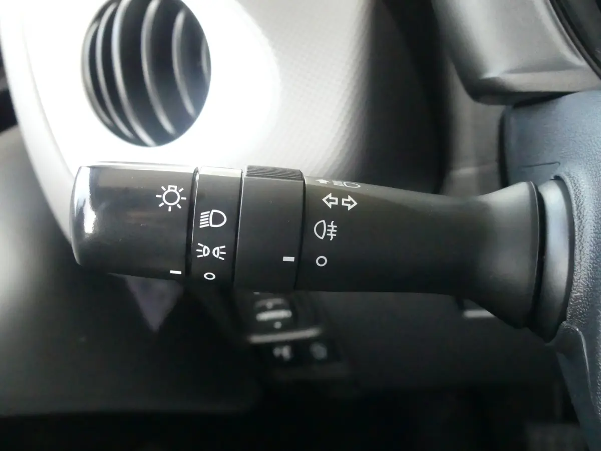 1.0 VTi Millenium | CAMERA | AIRCO | APPLE CARPLAY / ANDROID AUTO | LMV 16" |