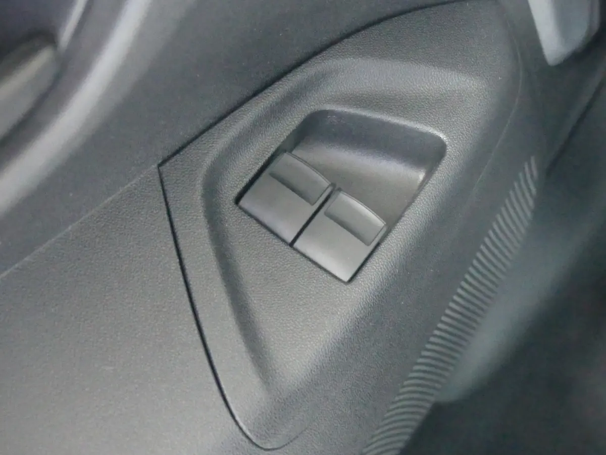 1.0 VTi Millenium | CAMERA | AIRCO | APPLE CARPLAY / ANDROID AUTO | LMV 16" |