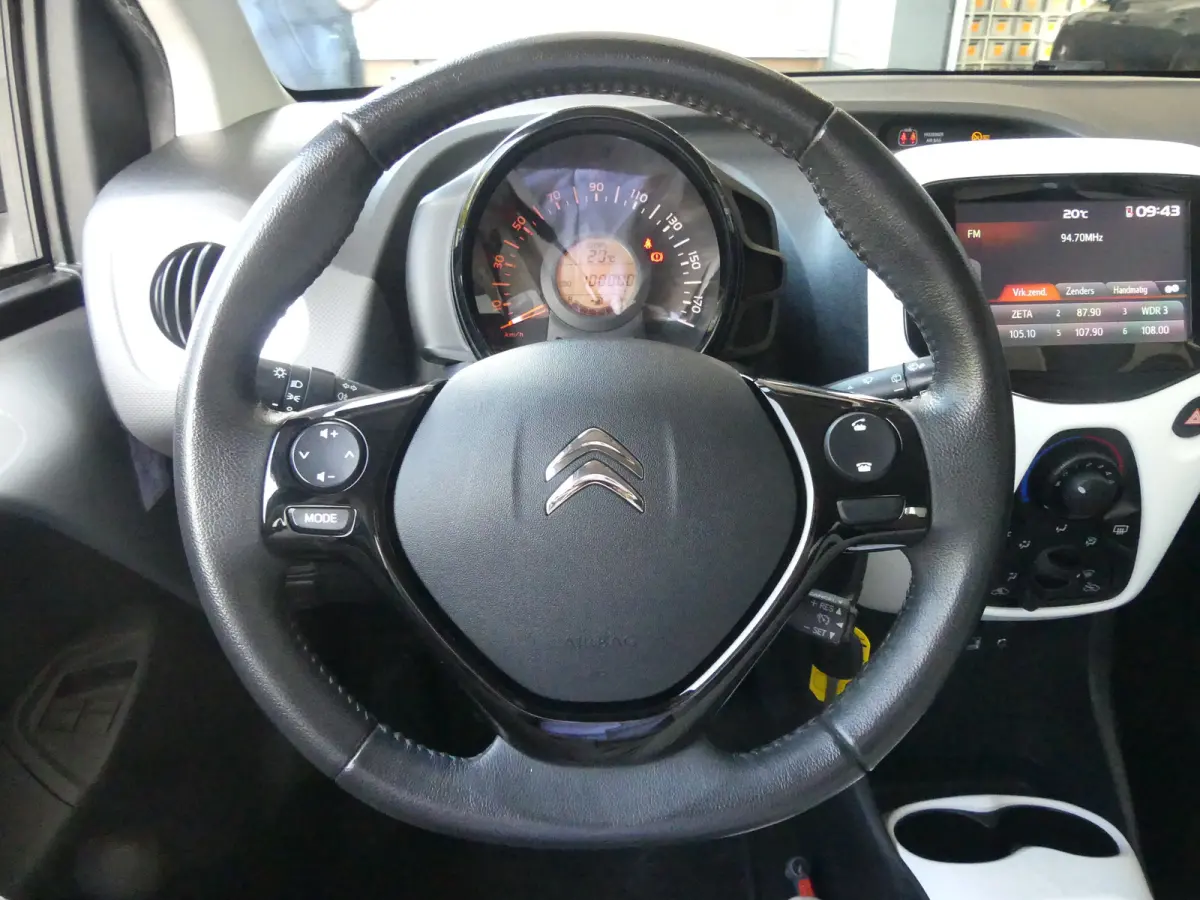 1.0 VTi Millenium | CAMERA | AIRCO | APPLE CARPLAY / ANDROID AUTO | LMV 16" |