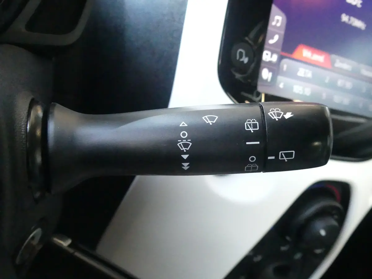 1.0 VTi Millenium | CAMERA | AIRCO | APPLE CARPLAY / ANDROID AUTO | LMV 16" |