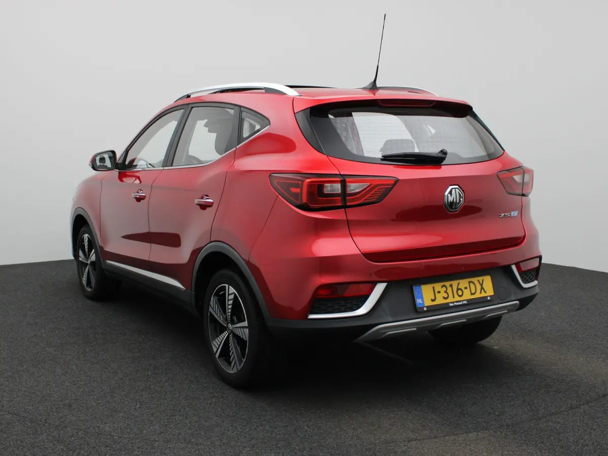 MG Luxury 45 kWh | Automaat | Panoramadak | Leder | Navigatie | Airco | Achteruitrijcamera | Apple Carplay / Android Auto | Stoelverwarming | Lichtmetalen Velgen |