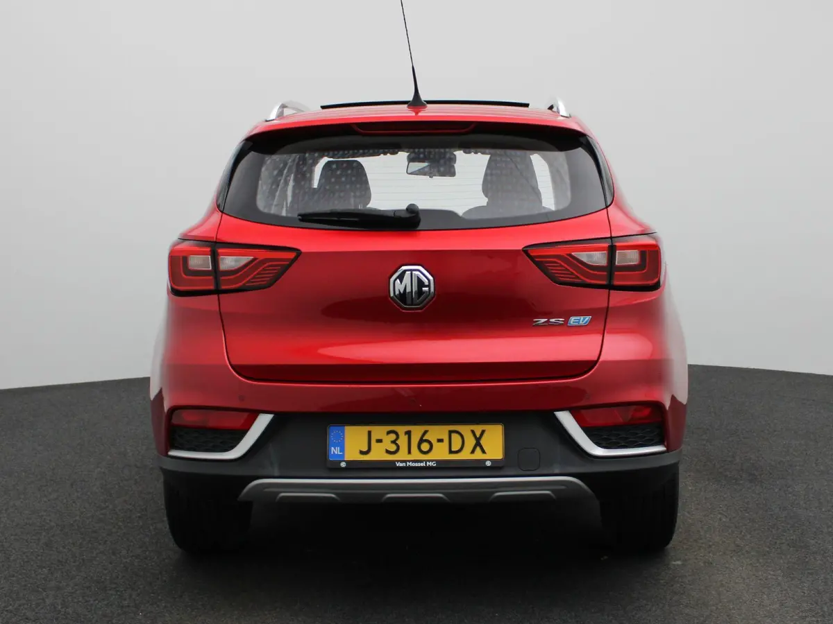 MG Luxury 45 kWh | Automaat | Panoramadak | Leder | Navigatie | Airco | Achteruitrijcamera | Apple Carplay / Android Auto | Stoelverwarming | Lichtmetalen Velgen |