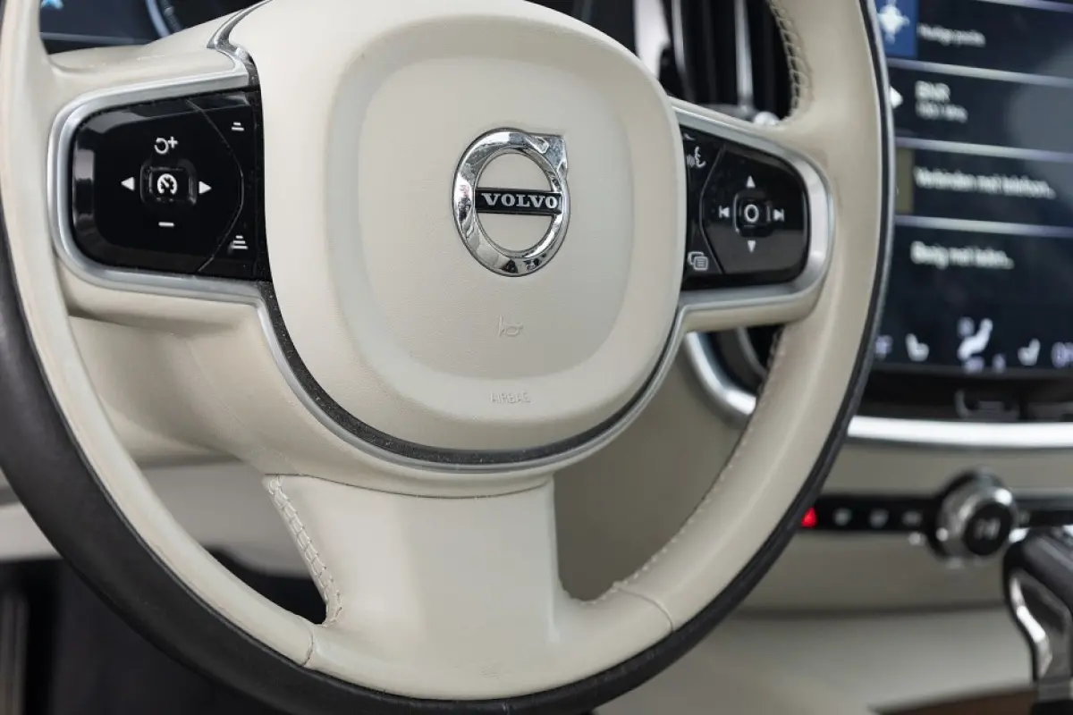 2.0 T5 AWD Pro | LEDER | harman/kardon !