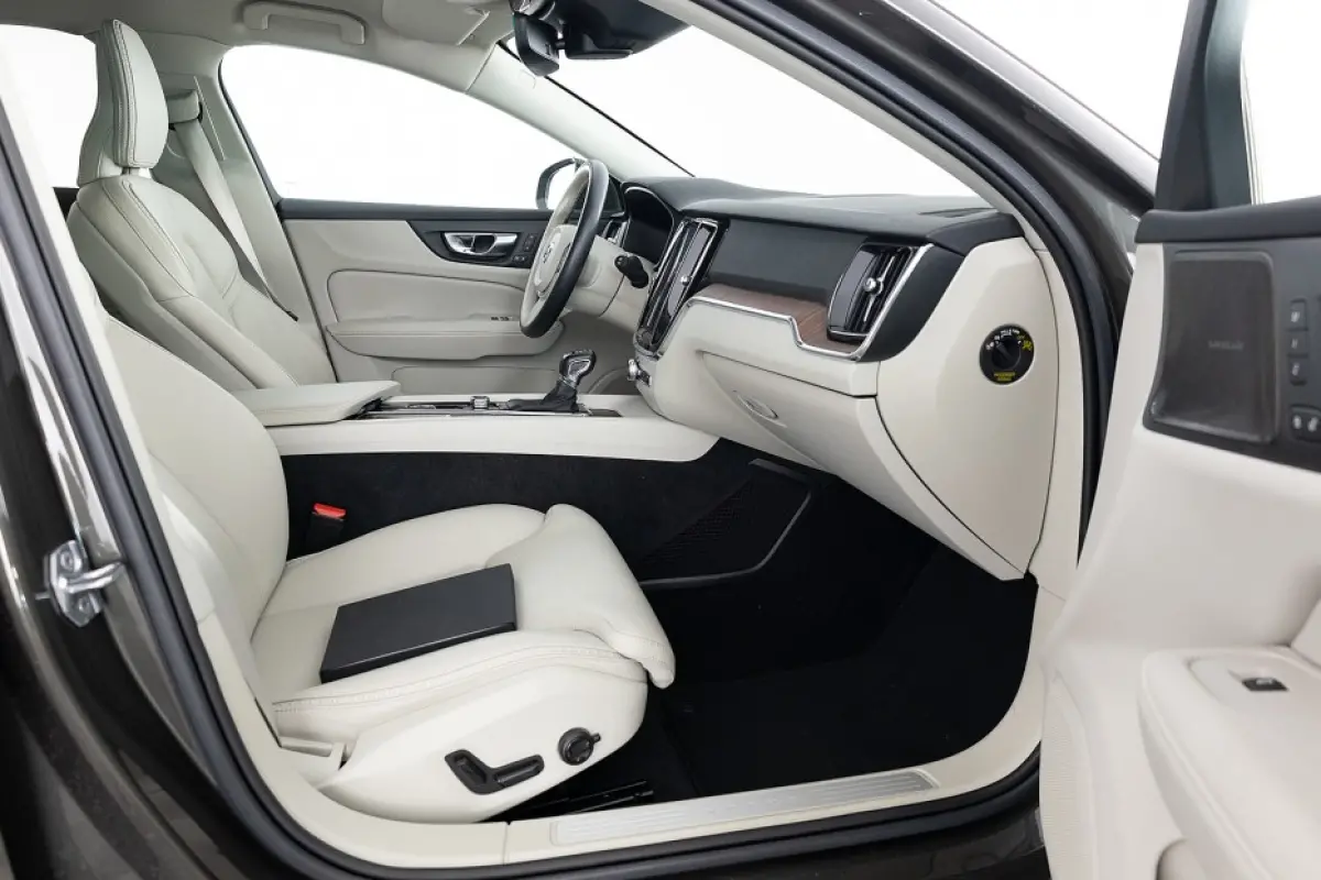 2.0 T5 AWD Pro | LEDER | harman/kardon