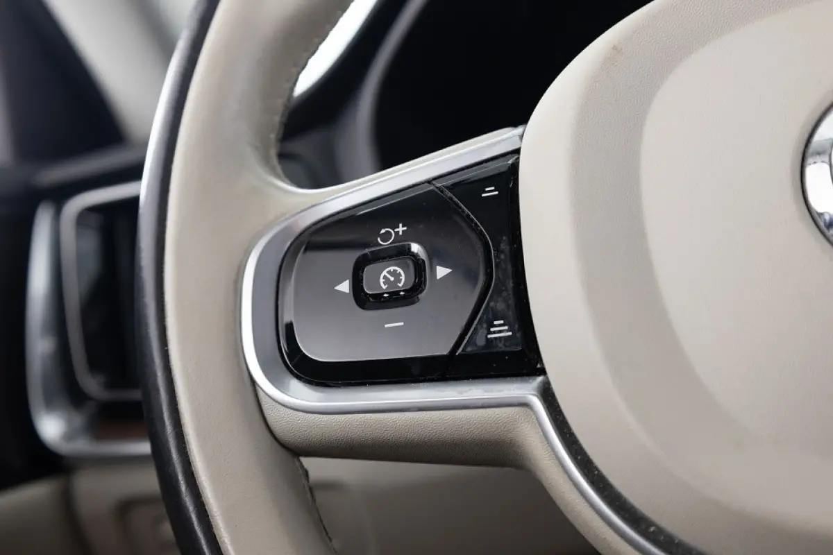 2.0 T5 AWD Pro | LEDER | harman/kardon !